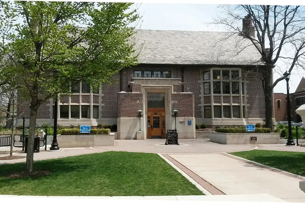 River Forest Public Library in River Forest, Illinois